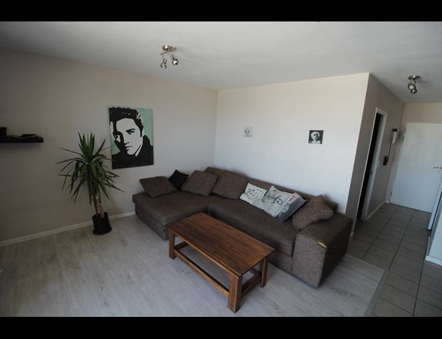 1 BEDROOM APARTMENT TO LET IN FORESHORE